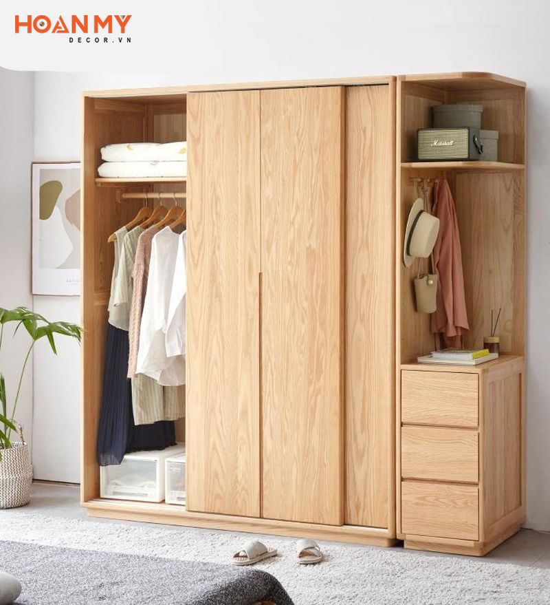 Tủ quần áo gỗ Sồi Nga là một loại tủ có chất lượng cao, loại tủ này rất bền và đẹp, hiện đại