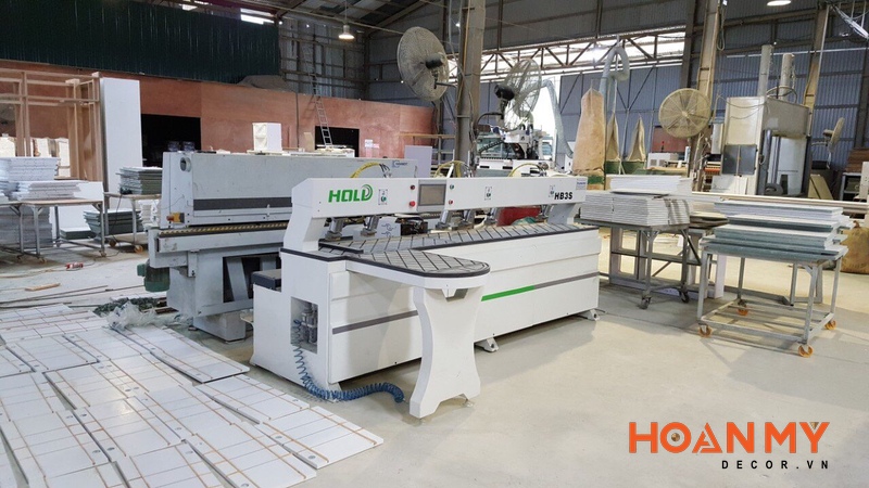 Máy móc, trang thiết bị hiện đại tại Nhà máy sản xuất nội thất Hoàn Mỹ Dcor - Hình ảnh 4