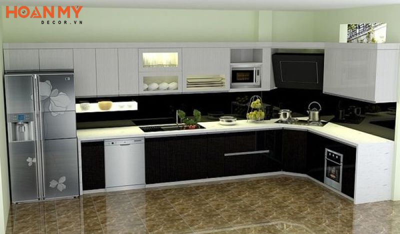 Tủ bếp kết hợp tông màu đen - trắng hiện đại
