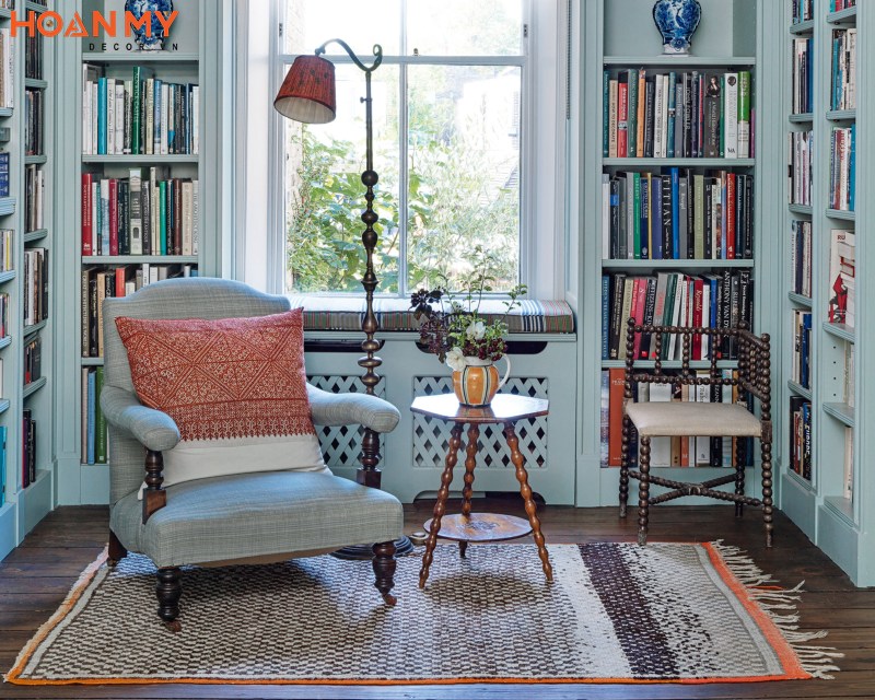 Phòng sách kiểu dáng Tân Cổ Điển màu xanh kết hợp với hoạ tiết sang trọng