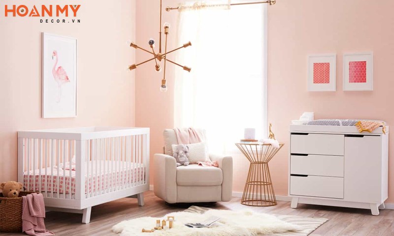 Phòng ngủ bé gái sơ sinh màu hồng đơn giản tiết kiệm thời gian dọn dẹp