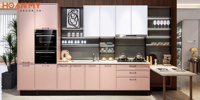 Tủ bếp màu hồng và trắng kết hợp bóng đẹp