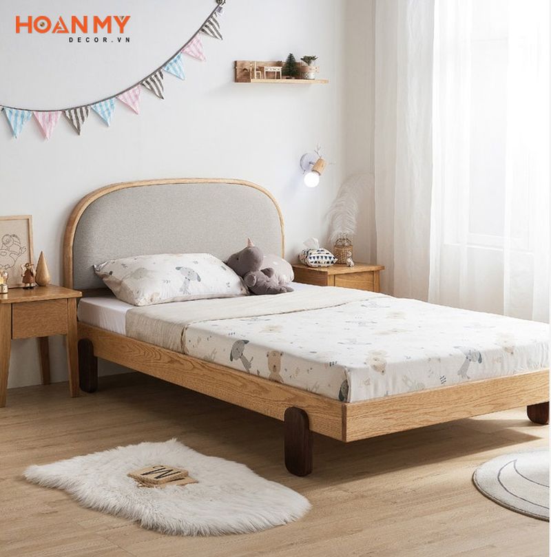 Giường thiết kế với chi tiết mềm mại phù hợp với phòng ngủ của bé