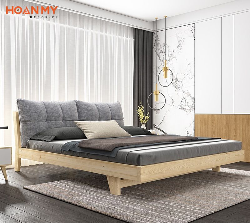 Với đường vân gỗ tự nhiên, đều, màu sắc tươi sáng, giường gỗ sồi sẽ khiến không gian phòng ngủ trở nên sáng đẹp, thoáng đãng