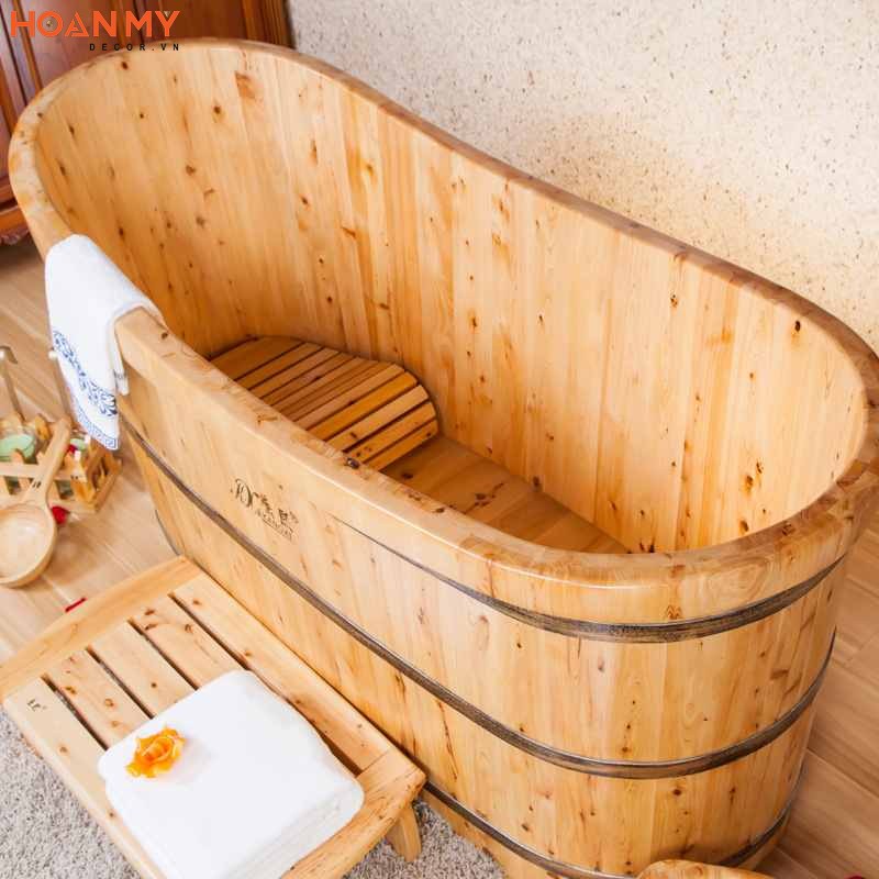 Bồn tắm làm bằng gỗ sồi