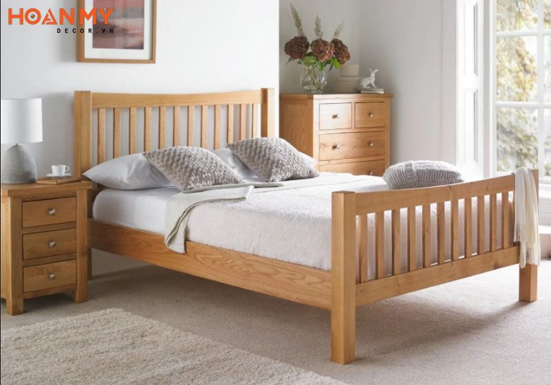 Kết hợp giường gỗ công nghiệp và chân giường gỗ tự nhiên chắc chắn