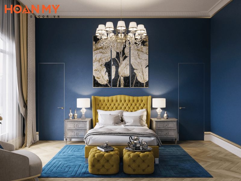 Phòng ngủ thiết kế độc đáo ấn tượng với tông màu xanh kết hợp vàng tinh tế