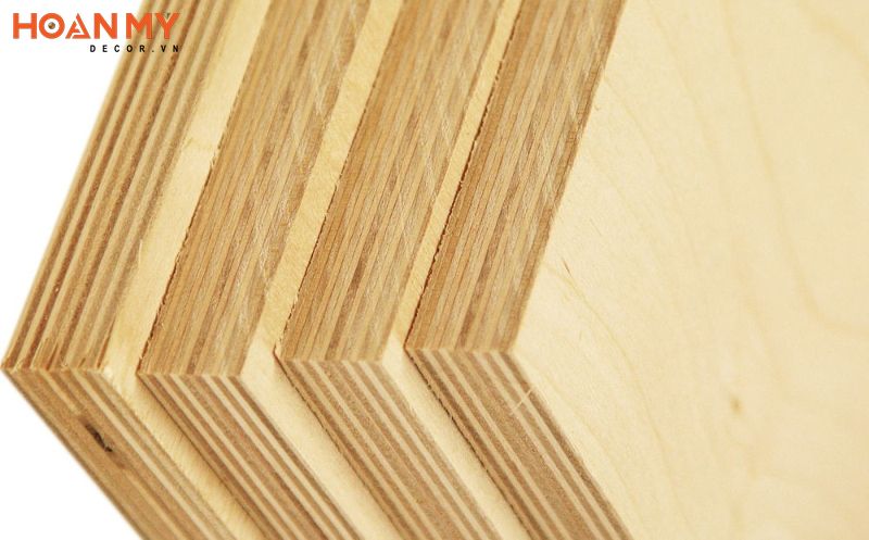 Plywood được cấu tạo từ những lớp gỗ mỏng