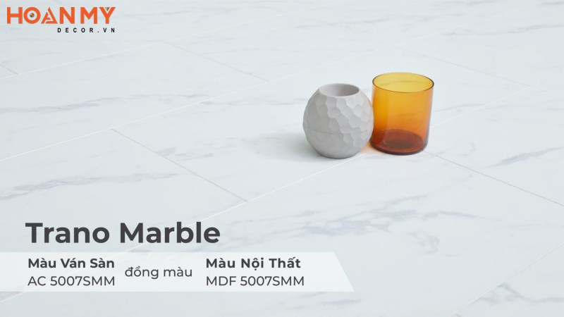 Vân đá Trano Marble MDF 5007SMM mang đến sự nhẹ nhàng, tinh khôi phù hợp cho những gia chủ yêu thích nét đẹp tinh tế, đơn giản. Tông màu trắng sáng kết hợp vân đá sắc đen mờ ảo ấn tượng.