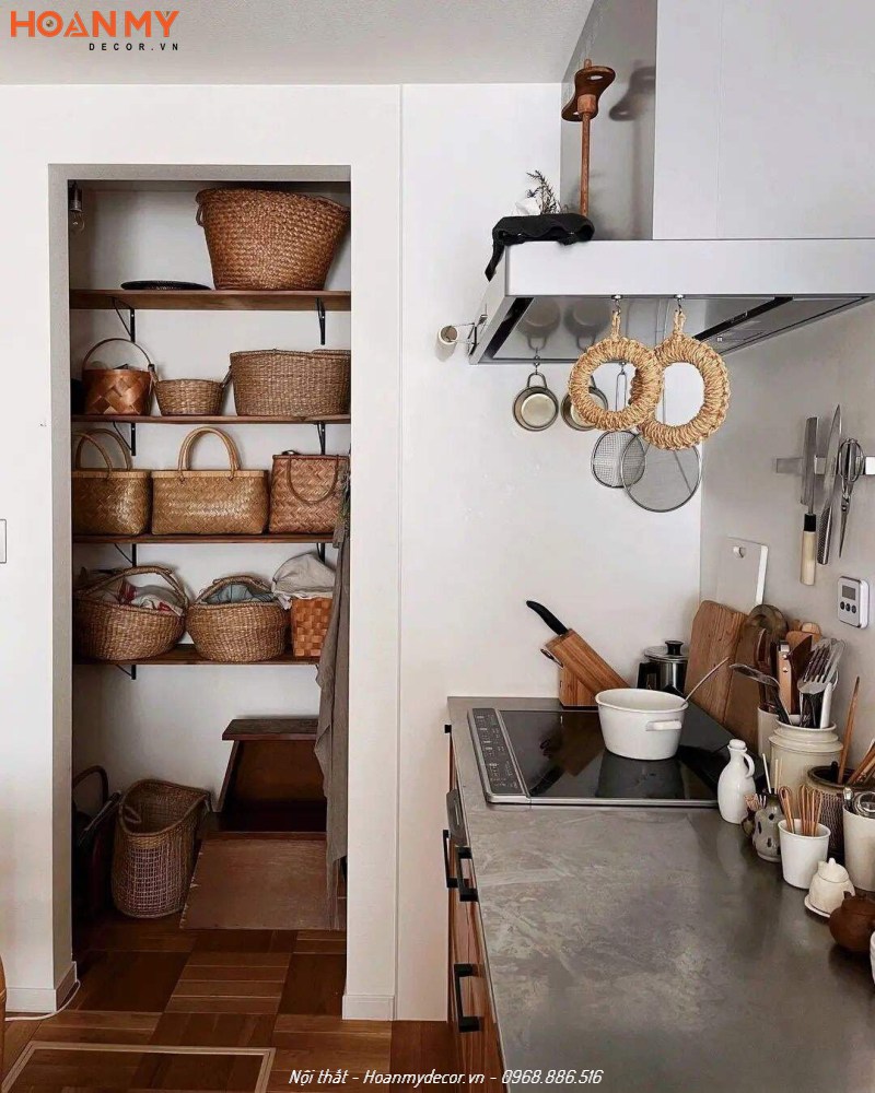 Phòng bếp kiểu Nhật sử dụng chất liệu tự nhiên như gỗ, tre, nứa đan thẩm mỹ