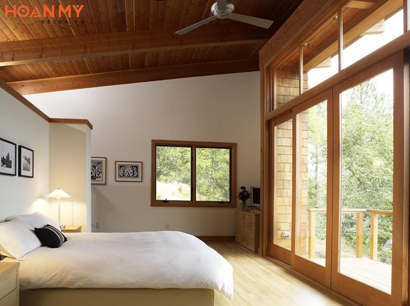 Phòng ngủ gỗ Sồi tự nhiên đẹp cho nhà vườn