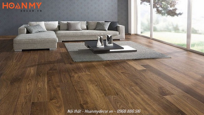 Sàn gỗ màu nâu đất sang trọng cho không gian phòng khách