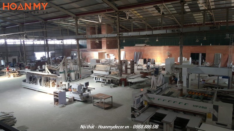 Xưởng sản xuất nội thất được đầu tư hệ thống máy móc hiện đại