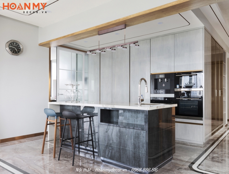 Thiết kế quầy bar gia đình trong phòng bếp bằng chất liệu gỗ công nghiệp