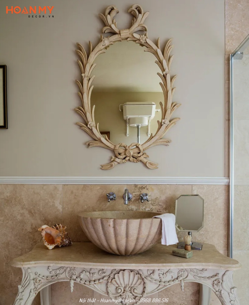 Gương phòng tắm phong cách cổ điển với hoạ tiết ấn tượng