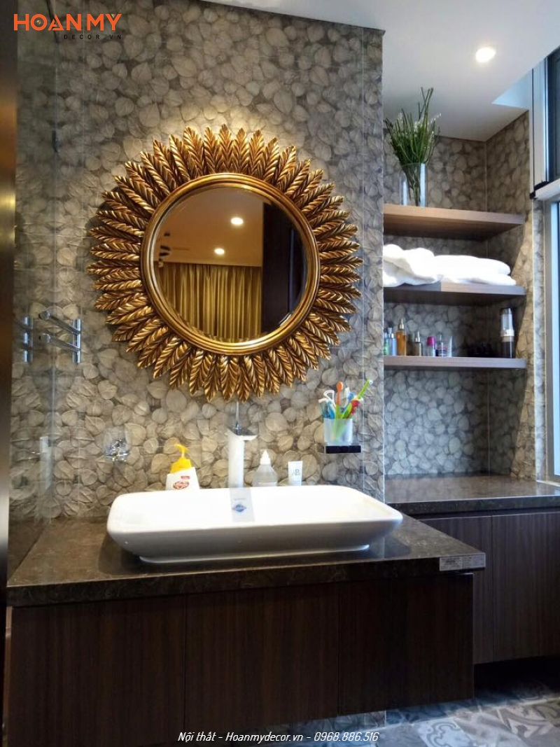 Gương treo tường phòng tắm phong cách tân cổ điển sang trọng