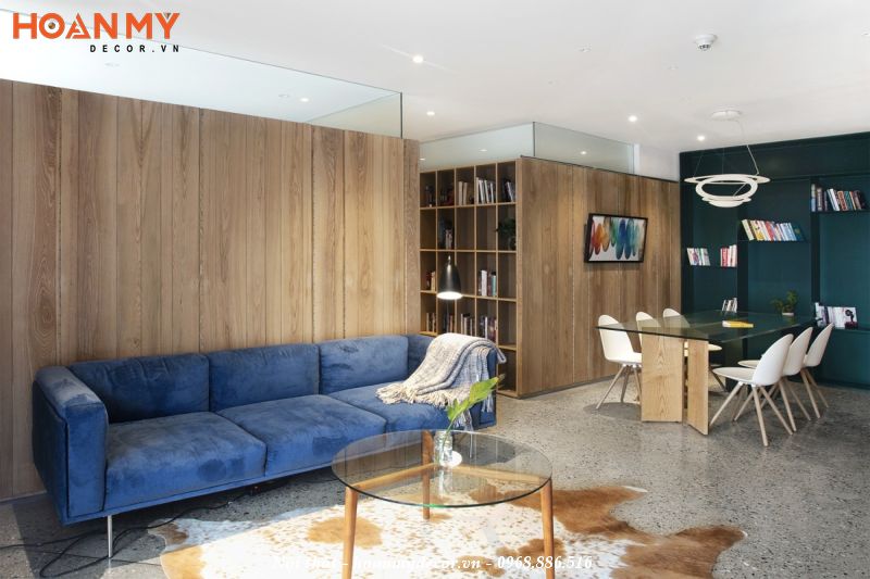 Chọn màu sắc gỗ ốp tường phòng khách sao cho hài hòa và phù hợp với không gian xung quanh