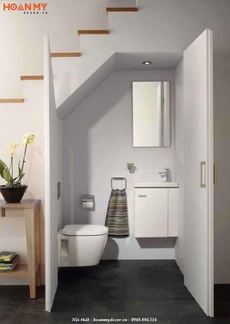 Thiết kế nhà vệ sinh cạnh cầu thang tiện nghi, hiện đại
