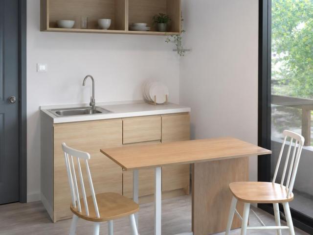 Tủ bếp mini có bồn rửa kết hợp bàn ăn